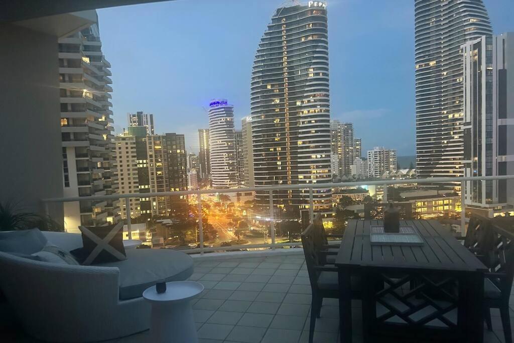 Ferienwohnung Private Sky Terrace Classic Penthouse 2 Car Parks Gold Coast Exterior foto